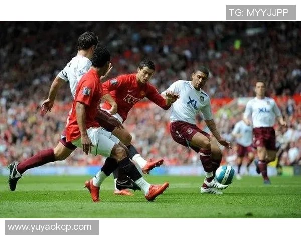 曼联对阵波尔图C罗超远距离射门精彩瞬间回顾